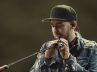LINKIN PARK: ΔΕΙΤΕ ολόκληρη τη συναυλία στη μνήμη του CHESTER BENNINGTON!