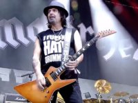 Ο PHIL CAMPBELL αναβάλλει την κυκλοφορία του βιβλίου του λόγω φόρτου εργασίας, αλλά υπόσχεται θεότρελες ιστορίες όταν αυτό κυκλοφορήσει!