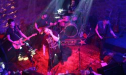 Ανταπόκριση: RAW SILK @ Crow Club Αθήνα (24/2/2018)