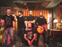 DEAD SOUTH DEALERS: Δείτε το video clip για το τραγούδι τους ‘Vinnie the Vet’.