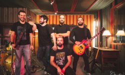 DEAD SOUTH DEALERS: Δείτε το video clip για το τραγούδι τους ‘Vinnie the Vet’.
