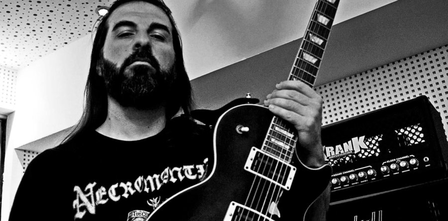 Σάκης Τόλης (ROTTING CHRIST): “Έπαιζα χωρίς να κερδίζω χρήματα για 20 χρόνια, αλλά το έκανα & κατάφερα να επιβιώσω”