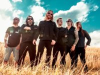 Mikael Stanne (DARK TRANQUILLITY): Δείτε το μύνημα που του για τους Έλληνες οπαδούς εν όψει των εμφανίσεων της μπάντας σε ΑΘΗΝΑ & ΘΕΣΣΑΛΟΝΙΚΗ! (Βίντεο)