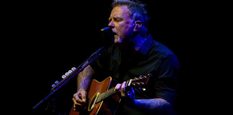 METALLICA: Κυκλοφορούν ακουστικό δίσκο το Φλεβάρη