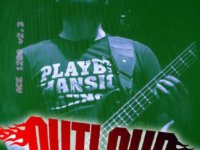 OUTLOUD: Νέος μπασίστας του συγκροτήματος ο Nick Mavrommatis.