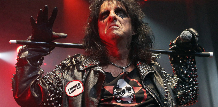 ALICE COOPER: Kατακρίνει τους μουσικούς που παίρνουν ξεκάθαρη θέση υπέρ πολιτικών