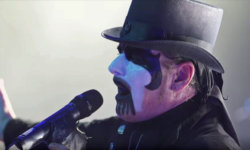 KING DIAMOND: Δείτε το ‘Arrival’ από το επερχόμενο νέο DVD/Blu-ray ‘Songs For The Dead Live’