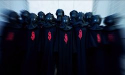Δείτε τους SLIPKNOT με νέο look & μάσκες στο ολοκαίνουριο “Unsainted”