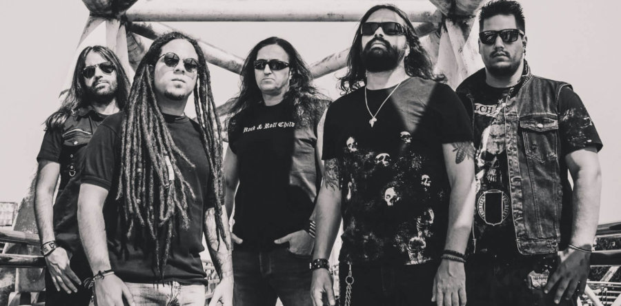 DIVINER: Δείτε το official live video για το τραγούδι ‘Set Me Free’.