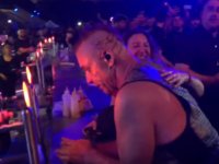 Till Lindemann: Επισκέφθηκε το μπαρ εν ώρα συναυλίας