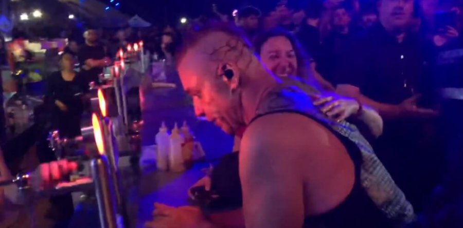 Till Lindemann: Επισκέφθηκε το μπαρ εν ώρα συναυλίας