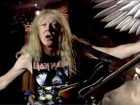 Janick Gers: Toυ έφυγε η κιθάρα από τα χέρια
