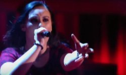 Γερμανίδα ερμηνεύει LAMB OF GOD στο The Voice