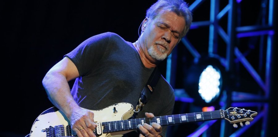 Eddie Van Halen: Έπαθε καρκίνο από τις μεταλλικές πένες κιθάρας που έβαζε στο στόμα