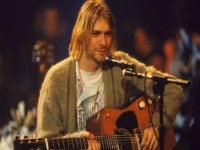 Η ζακέτα του KURT COBAIN κόστισε μια περιουσία