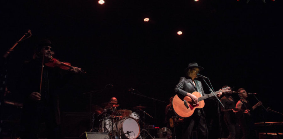 Ανταπόκριση: WATERBOYS @ Piraeus 117 Academy, Αθήνα (22/11/2019)