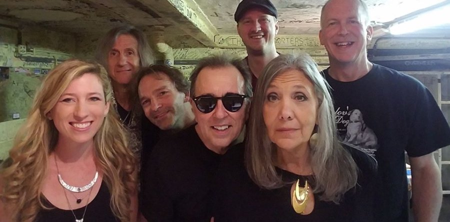 David Surkamp (PAVLOV’S DOG) στο Rock Overdose:”Oι Έλληνες ήταν πάντα ανοιχτοί σε εμάς, είμαι αιώνια ευγνώμων για αυτό”.