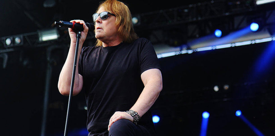 DON DOKKEN: Παρέλυσαν τα χέρια του μετά από χειρουργική επέμβαση!