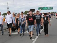 Επετειακή παρέλαση από 150,000 fans των AC/DC στη μνήμη του Bon Scott (AC/DC) στην Αυστραλία!