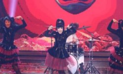ΕΥΡΙΔΙΚΗ: Εμφανίστηκε ως BABY METAL στο Your Face Sounds Familiar (Βίντεο)
