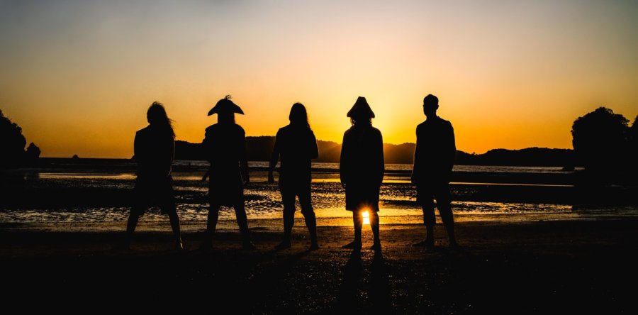 ALESTORM: Δείτε το νέο video του ‘Pirate Metal Drinking Crew’