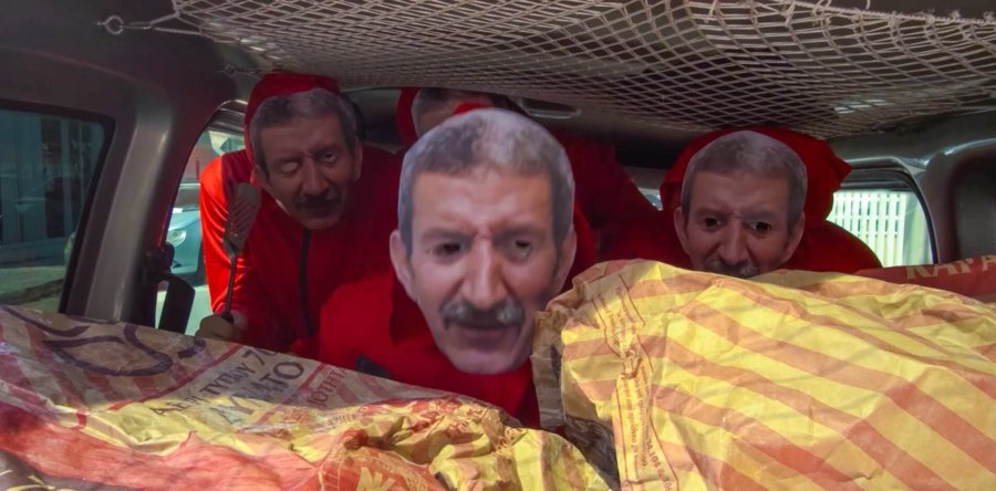 BLUEBALLS: Στο νέο τους τραγούδι “Poder de Locos” κάνουν την “τέλεια ληστεία” (Βίντεο)