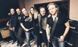 ΥΠΕΡΑΝΩ ΥΠΟΨΙΑΣ: Κυκλοφορούν το 3ο κομμάτι τους από το νέο άλμπουμ της μπάντας