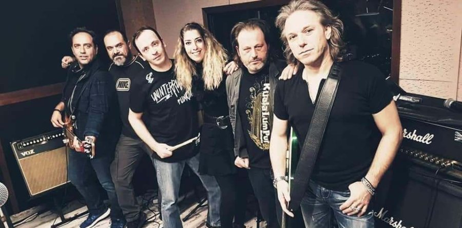 ΥΠΕΡΑΝΩ ΥΠΟΨΙΑΣ: Κυκλοφορούν το 3ο κομμάτι τους από το νέο άλμπουμ της μπάντας