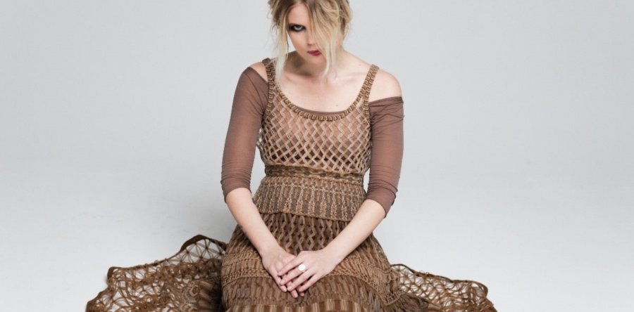 MYRKUR: Κυκλοφόρησε το νέο της ψηφιακό single “Dronning Ellisiv”