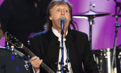 Paul McCartney: Από τους πρώτους που θα εμβολιαστεί – “Το εμβόλιο θα μας βγάλει από όλο αυτό”