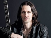 MYLES KENNEDY (ALTER BRIDGE, SLASH, SOLO): “Η καλύτερη μπάντα όλων των εποχών;…Οι Led Zeppelin!”