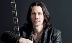 MYLES KENNEDY (ALTER BRIDGE, SLASH, SOLO): “Η καλύτερη μπάντα όλων των εποχών;…Οι Led Zeppelin!”