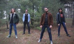 Friendzone: Ακούστε το debut album τους με τίτλο “Σ’ αυτή τη γειτονιά”.