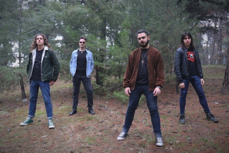 Friendzone: Ακούστε το debut album τους με τίτλο “Σ’ αυτή τη γειτονιά”.