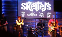 The Skelters: Ακούστε το τραγούδι “Living Like I’m Dying”