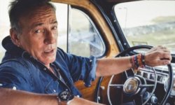 Bruce Springsteen: “Πόρτα” από τα shows του, στους εμβολιασμένους με Astra Zeneca !