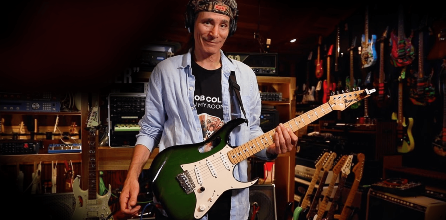 STEVE VAI: Δουλεύει πάνω σε ακουστική ηχογράφηση ορχηστρικής μουσικής.