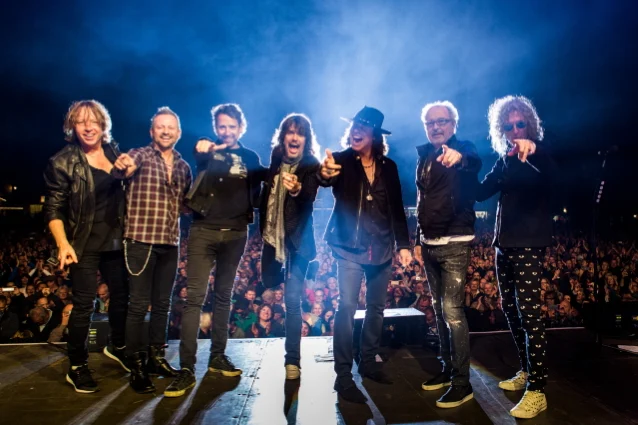 FOREIGNER: Ο Thom Gimbel αποχωρεί μετά από τρεις δεκαετίες στο συγκρότημα