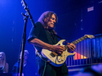 STEVE VAI: Εκτός για κάποιο διάστημα, λόγω εγχείρησης.