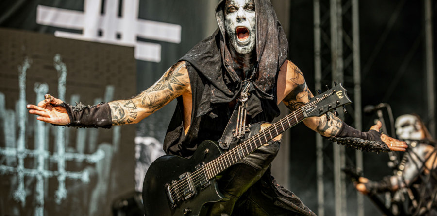 NERGAL:”Συγχαίρει” την Πολωνική κυβέρνηση για το άνοιγμα των εκκλησιών εν μέσω lockdown!
