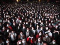 Με μάσκες & με αρνητικό τεστ κορονοϊού 5.000 άνθρωποι συμμετείχαν σε συναυλία στη Βαρκελώνη!