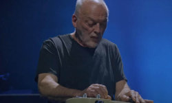 DAVID GILMOUR: Δείτε τον σε μία σπαρακτική διασκευή του Albatross των Fleetwood Mac