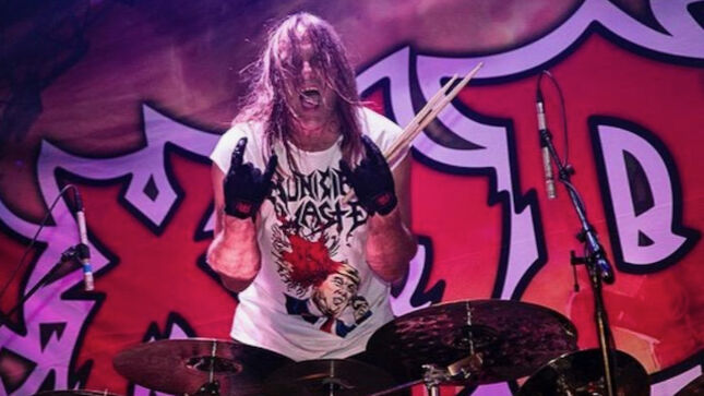 Tom Hunting (EXODUS): Χρειάζεται οικονομική ενίσχυση για να καλύψει τα έξοδα της θεραπείας του.