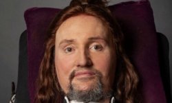 Jason Becker: Επιστρέφει νικητής από το νοσοκομείο μετά από τη θεραπεία του για τη βακτηριακή μόλυνση