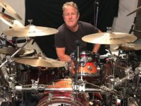 Mark Zonder (WARLORD): Αποτίει φόρο τιμής στον εκλιπόντα αδερφικό του φίλο Bill Tsamis