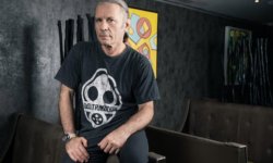 Bruce Dickinson: Θετικός στον κορονοϊό, αν και εμβολιασμένος!