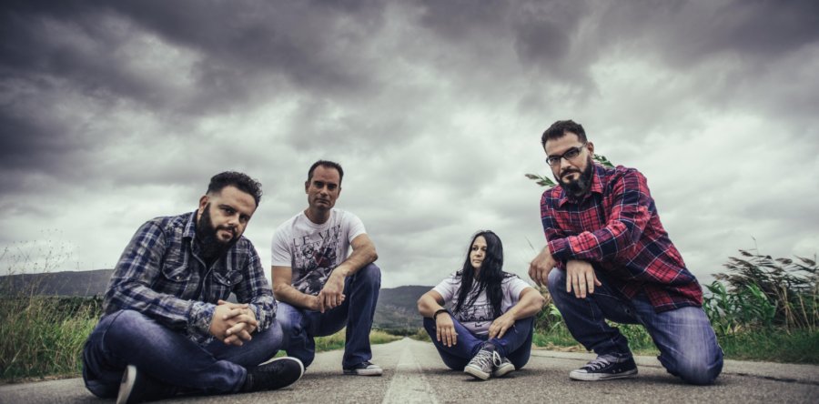 “Το Κάστρο”: Ακούστε το νέο κομμάτι των The Magic Bus από τη Λιβαδειά