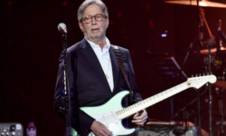 Ο Eric Clapton αρνείται να παίξει σε συναυλίες που ζητούν πιστοποιητικό εμβολιασμού!