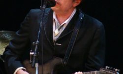Ο Bob Dylan κατηγορείται για σεξουαλική κακοποίηση ενός 12χρονου κοριτσιού!