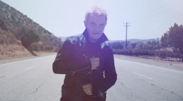 H επιστροφή του Billy Idol! Ακούστε το νέο του single “Bitter Taste”.